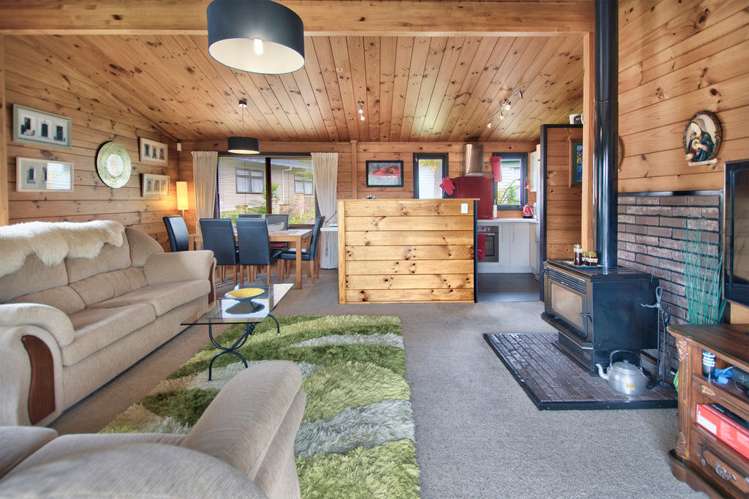 32 Longfellow Parade Glen Eden_10