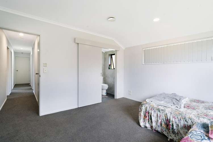 18 Plumstead Rise Glen Eden_16