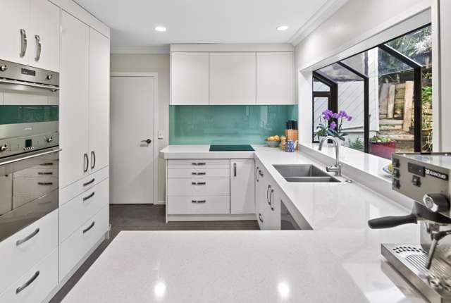24C Charles Dickens Drive Mellons Bay_2