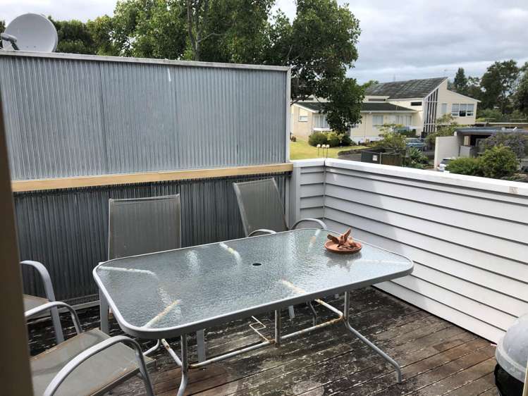 8 Commodore Drive Lynfield_10