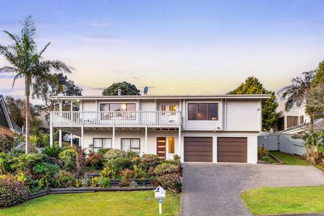 Stunning Family Home with Panoramic Views