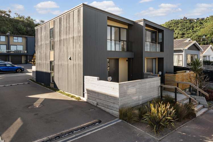 2/20 Trent Street Island Bay_0