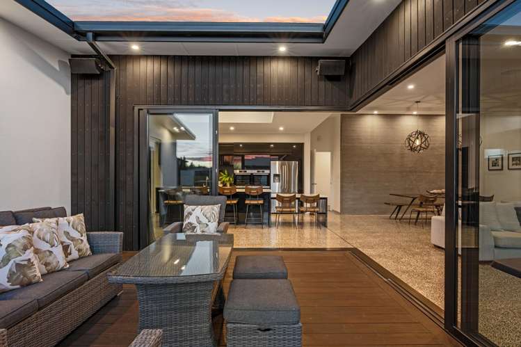 13 Carnaveron Drive Lincoln_12