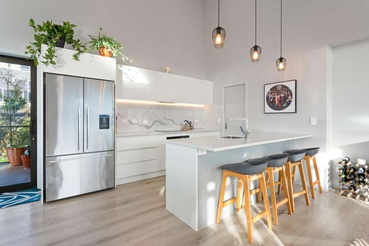 100 Mission Cove Company Bay_6