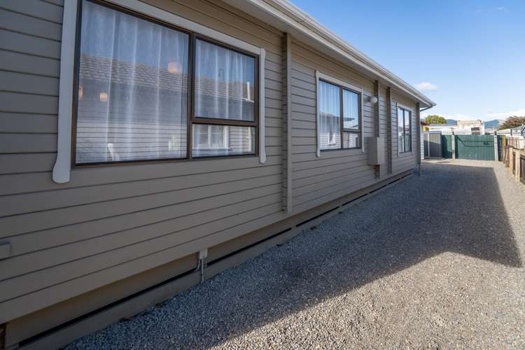 2/7 Green Street Tahunanui_13