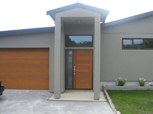 Paraparaumu - 4 Bedrooms