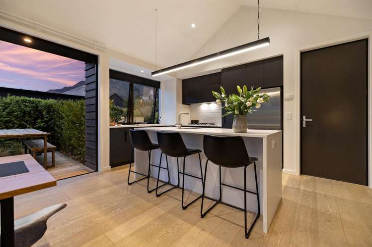 15 McKenzies Shute Jacks Point_5