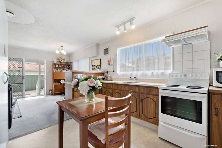 2/23 Cameron Street Papakura_2