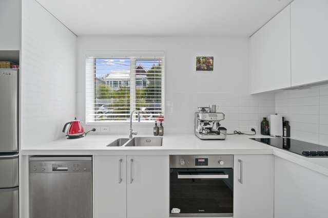 1/24 Princess Terrace Newtown_4