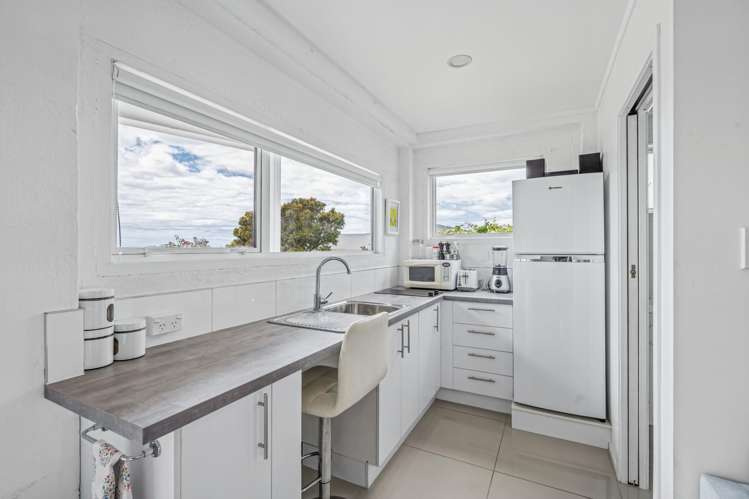 17 Seaview Road Otumoetai_15