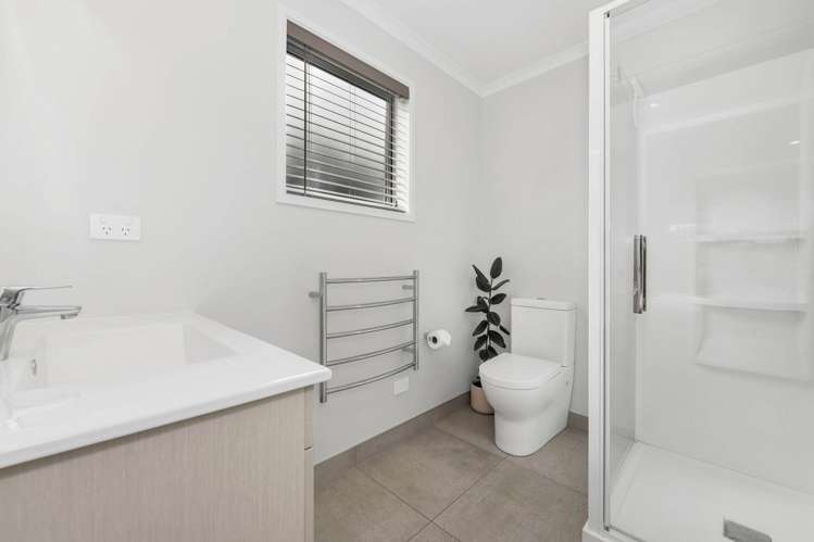 144 Eighth View Avenue Beachlands_17
