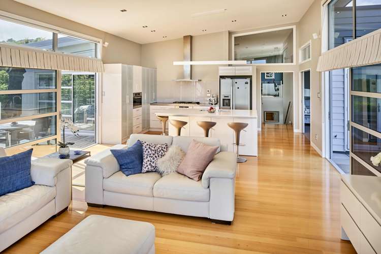 14 Dornoch Place Papakowhai_9