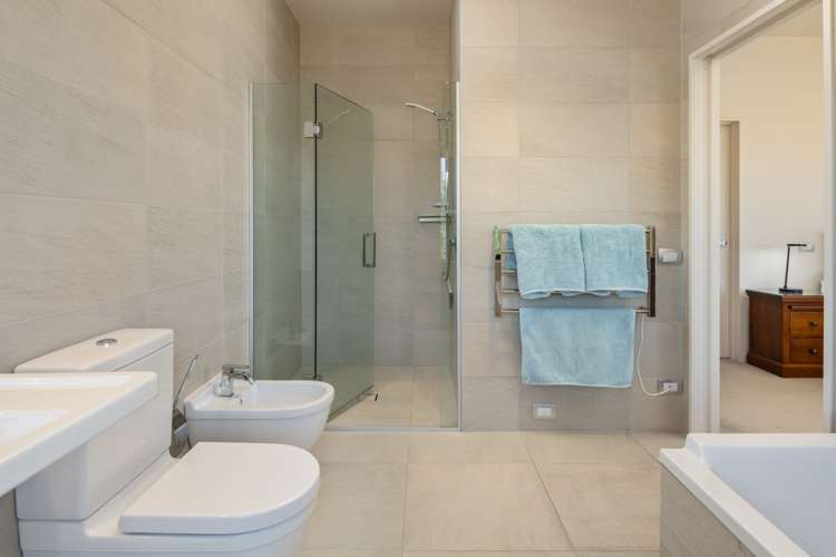 121 Marlborough Ridge Drive Fairhall_10