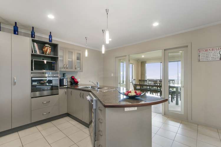 49 Dowse Drive Maungaraki_6