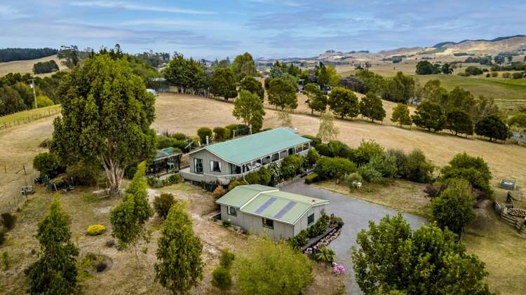 22 Tod Road Otane_24