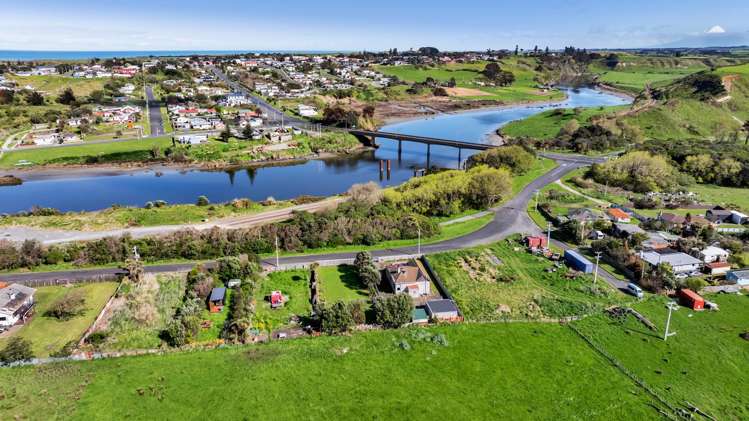 19 Portland Quay Patea_23