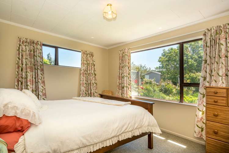 451 Lake Road South Leeston_10