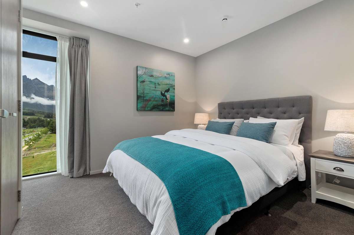 205/34 Red Oaks Drive_5