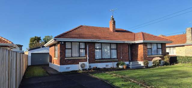 Brilliant Location - Convenient Family Living