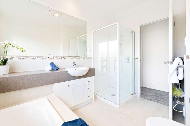 15 Stranraer Crescent Wattle Downs_11