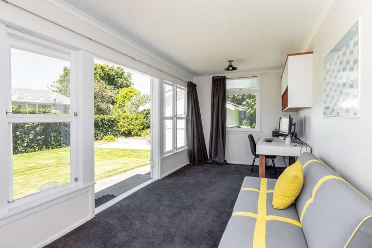 100 Frimley Avenue Frimley_12