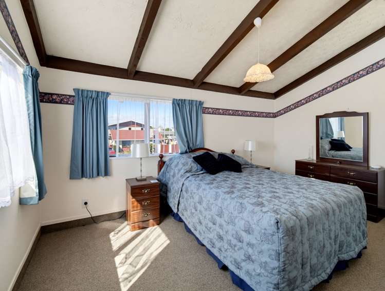 8 Swansea Place Tamatea_24