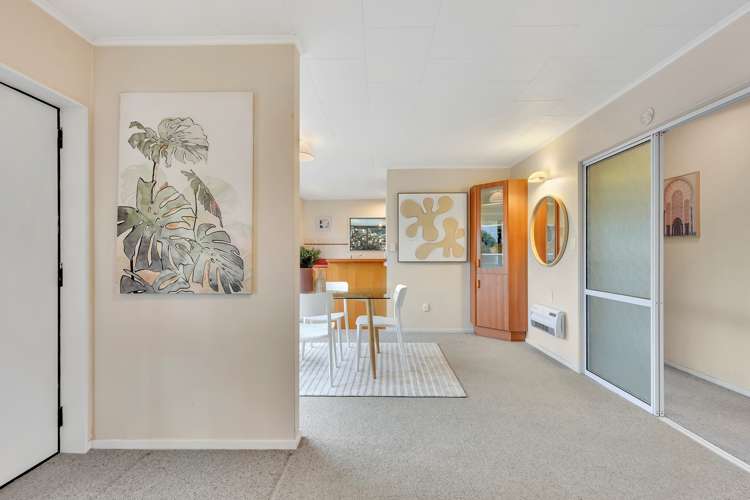 6 Helena Way The Wood_11