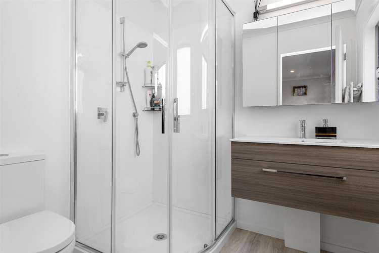 34 Bluff Road Porirua_11