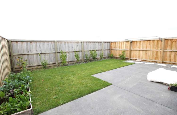 77 Faringdon Boulevard Rolleston_3