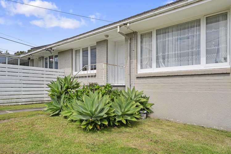 2/56a Taharoto Road Takapuna_12