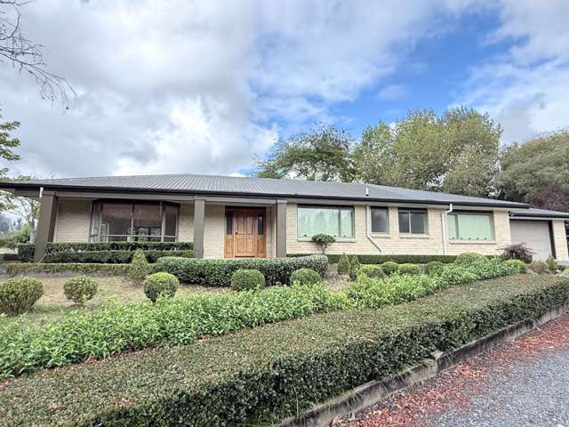 Spacious Country-Style Living with Paddocks & ...