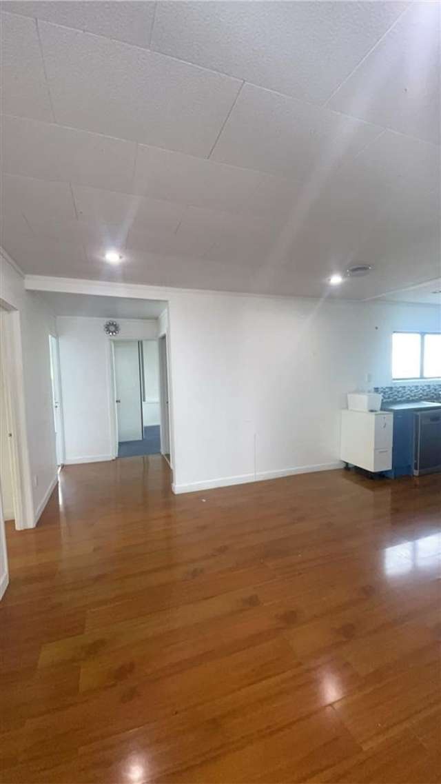 18 Commins Road 11614_2