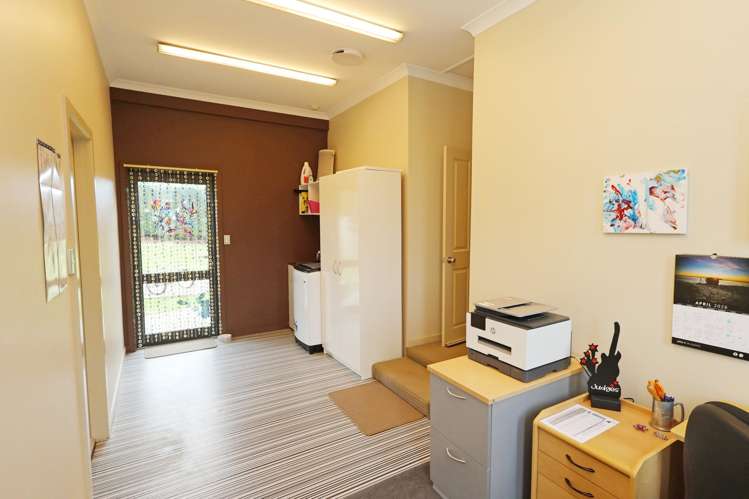 203 Pomona Road East Makarewa_24