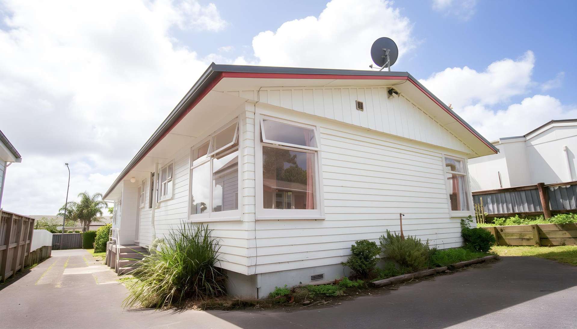 B/71 Commercial Road Helensville_0