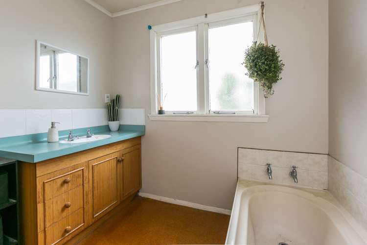 812 Oliphant Road Raureka_7