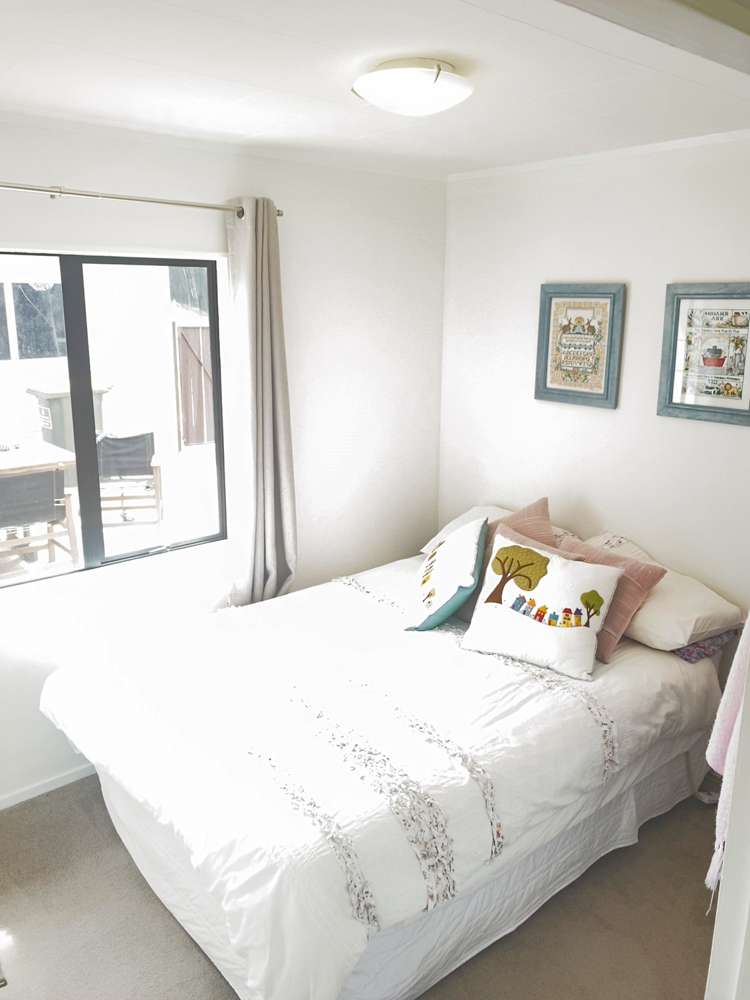 31 Meadowvale Rise Titirangi_11