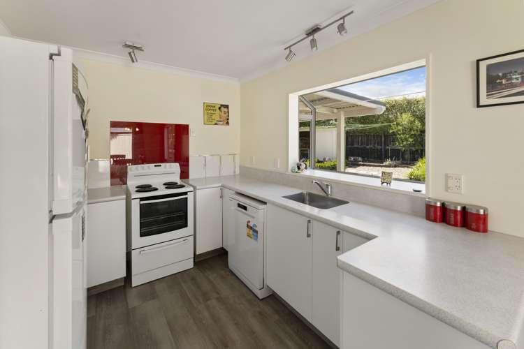 59 Aldinga Avenue Stoke_11