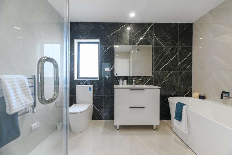 1/30 Calvert Avenue Mangere_10