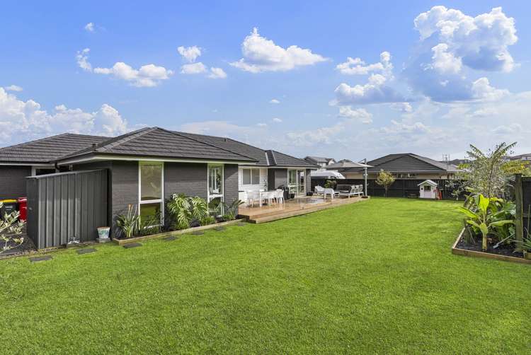 37 Couldrey Crescent Red Beach_11