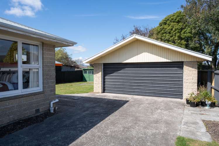 20 Kathleen Crescent Hornby_12