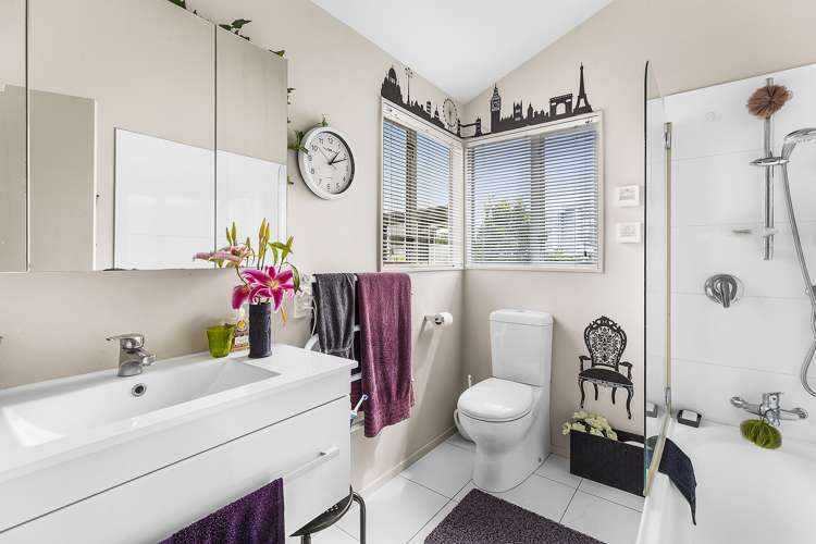 13 Signallers Grove Strathmore Park_14