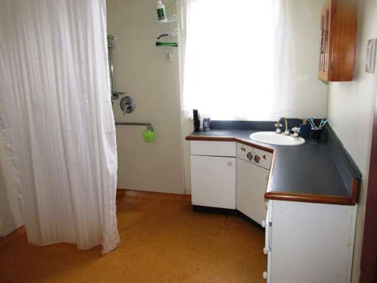 65 Shiel Street Reefton_14