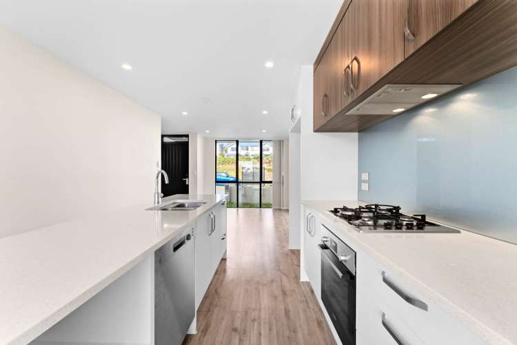 8 Seafarer Crescent Stanmore Bay_11