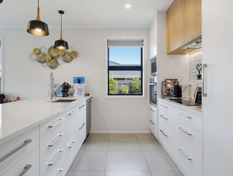 37 Daniel Place Kelvin Grove_9