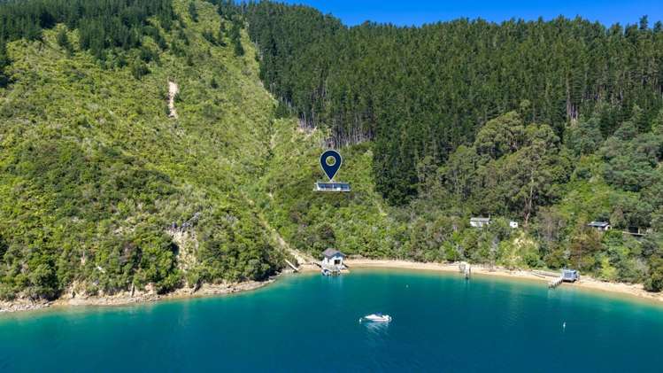 - Bay of Many Coves Queen Charlotte Sound_0