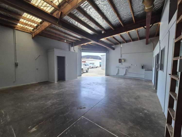 2/29 Broken Hill Road Kenepuru_6