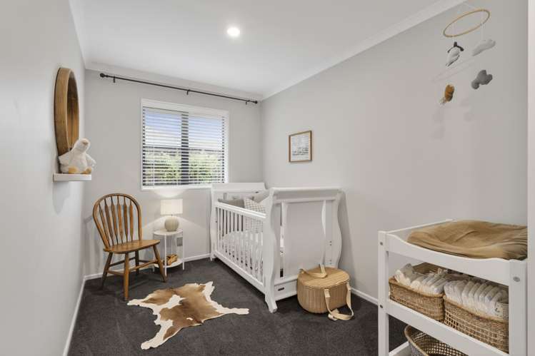 5 Aratia Way Richmond_12