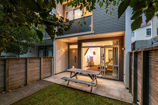 Easy Living in Island Bay