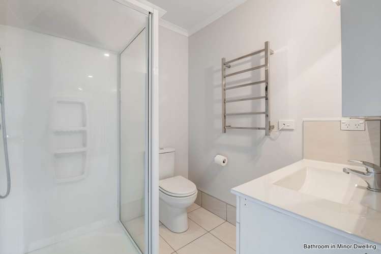 20 Roberts Road Matakatia Bay_25