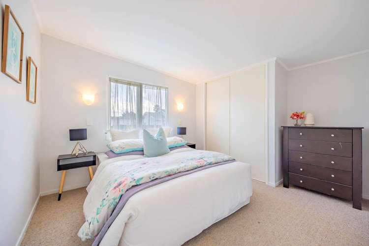 2/6 Northcote Road Takapuna_11